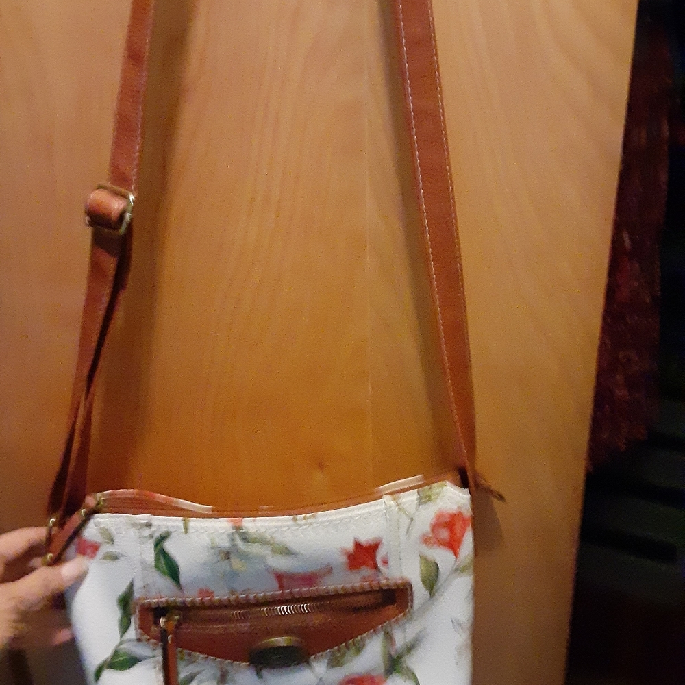 Purses - Picture 5 of 10